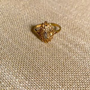 Beautiful Dainty 10k Gold Ring Tiny Diamond Chip
